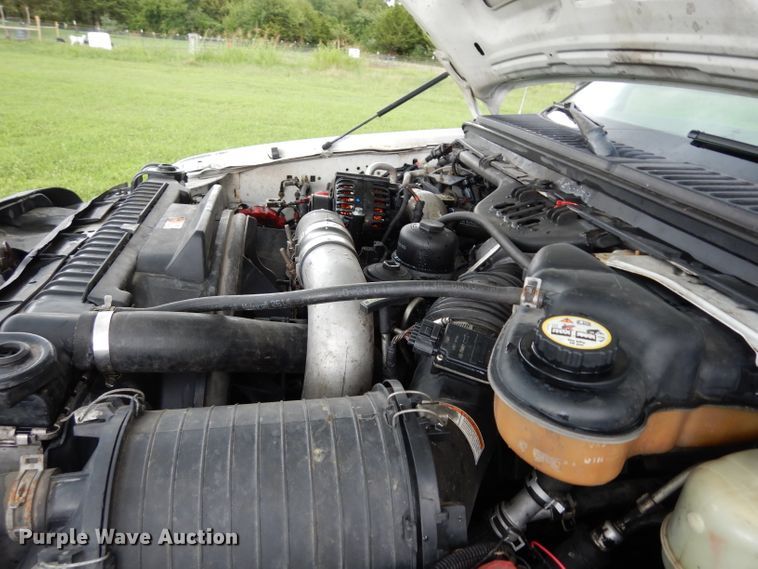 image for item DJ4313 2005 Ford F550 Super Duty XL  flatbed truck