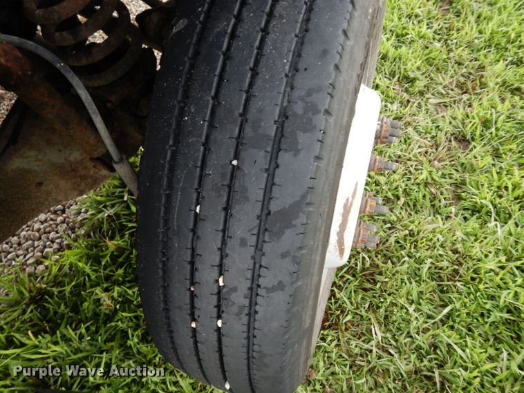 image for item DJ4313 2005 Ford F550 Super Duty XL  flatbed truck