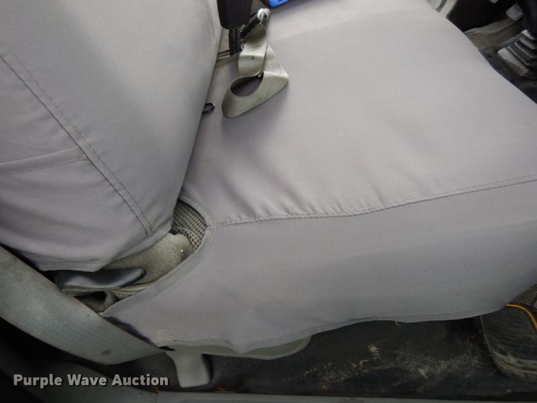 image for item DJ4313 2005 Ford F550 Super Duty XL  flatbed truck