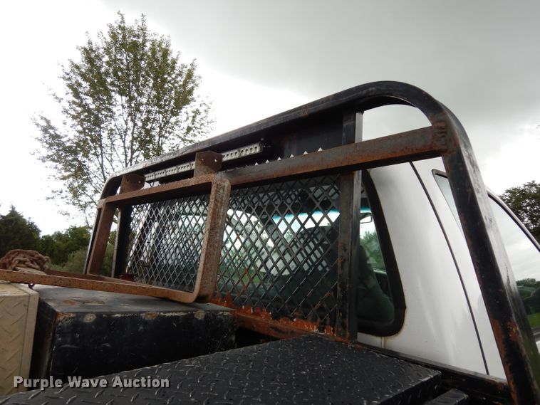 image for item DJ4313 2005 Ford F550 Super Duty XL  flatbed truck