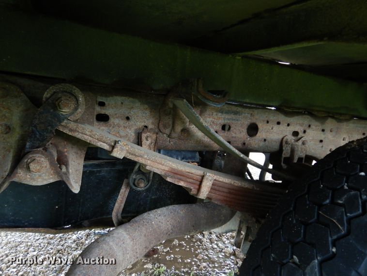 image for item DJ4313 2005 Ford F550 Super Duty XL  flatbed truck