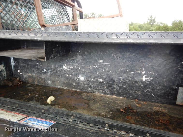 image for item DJ4313 2005 Ford F550 Super Duty XL  flatbed truck