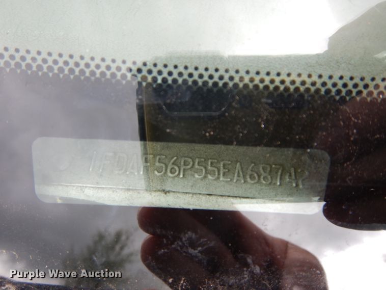 image for item DJ4313 2005 Ford F550 Super Duty XL  flatbed truck