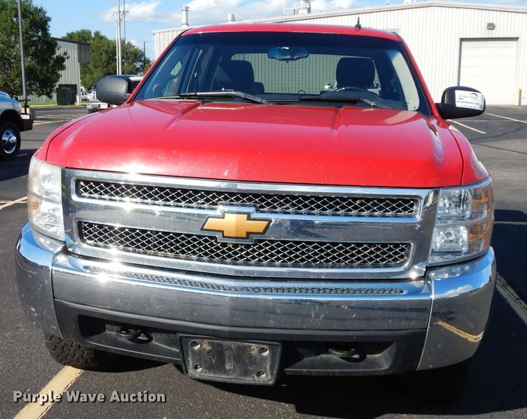 image for item DJ4335 2013 Chevrolet Silverado 1500  Crew Cab pickup truck