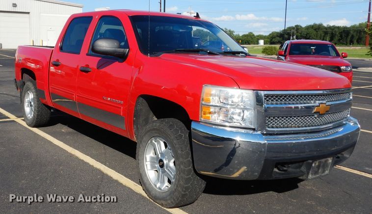 image for item DJ4335 2013 Chevrolet Silverado 1500  Crew Cab pickup truck
