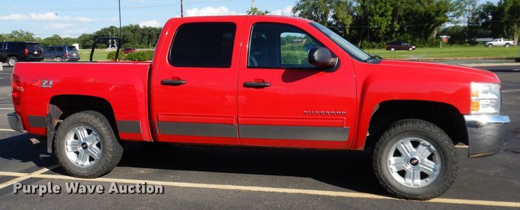 image for item DJ4335 2013 Chevrolet Silverado 1500  Crew Cab pickup truck
