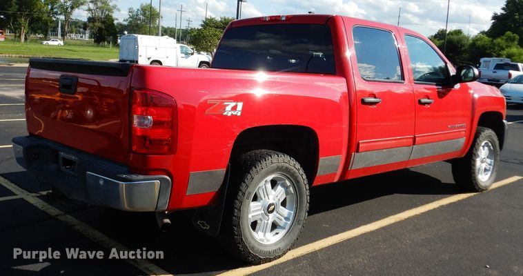 image for item DJ4335 2013 Chevrolet Silverado 1500  Crew Cab pickup truck