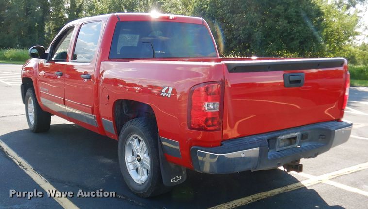 image for item DJ4335 2013 Chevrolet Silverado 1500  Crew Cab pickup truck