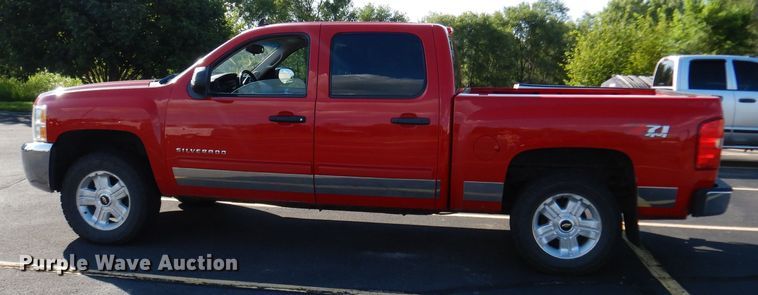 image for item DJ4335 2013 Chevrolet Silverado 1500  Crew Cab pickup truck