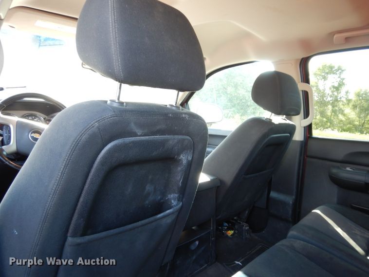 image for item DJ4335 2013 Chevrolet Silverado 1500  Crew Cab pickup truck