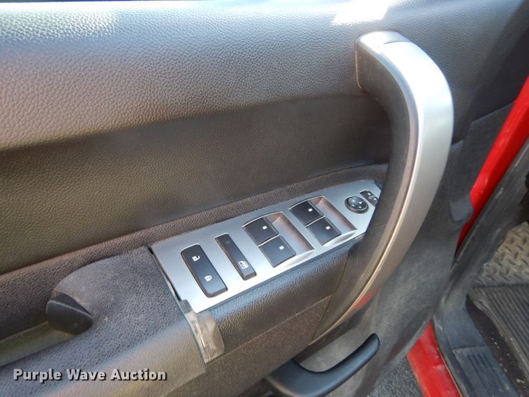 image for item DJ4335 2013 Chevrolet Silverado 1500  Crew Cab pickup truck