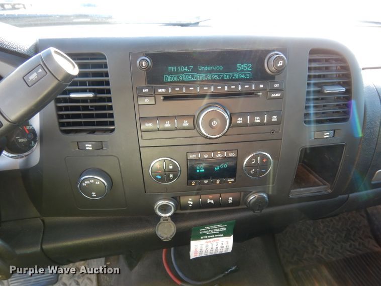 image for item DJ4335 2013 Chevrolet Silverado 1500  Crew Cab pickup truck