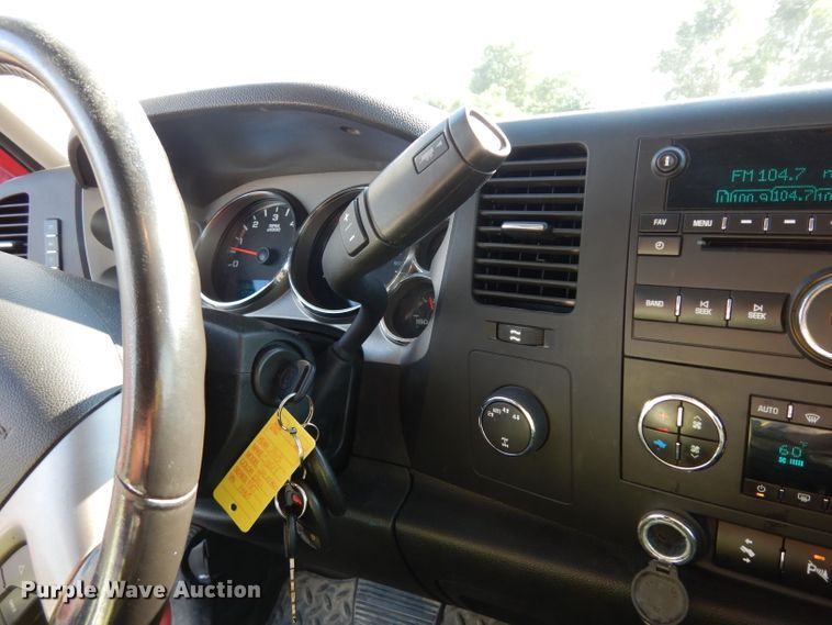 image for item DJ4335 2013 Chevrolet Silverado 1500  Crew Cab pickup truck