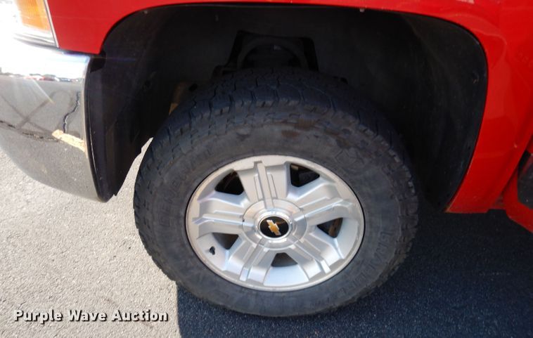 image for item DJ4335 2013 Chevrolet Silverado 1500  Crew Cab pickup truck