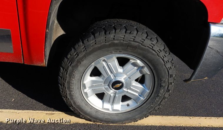 image for item DJ4335 2013 Chevrolet Silverado 1500  Crew Cab pickup truck