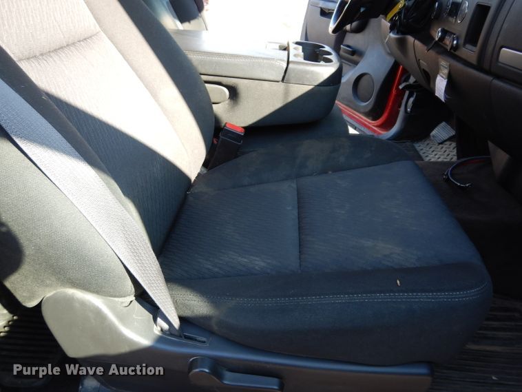 image for item DJ4335 2013 Chevrolet Silverado 1500  Crew Cab pickup truck