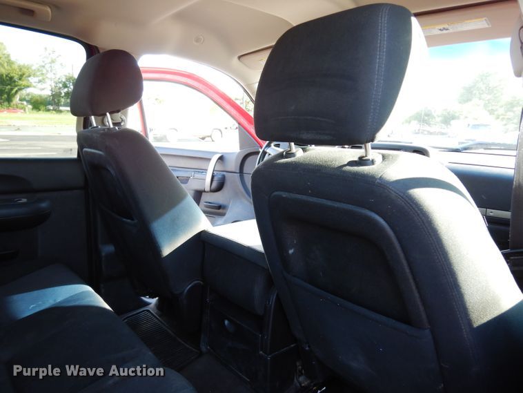 image for item DJ4335 2013 Chevrolet Silverado 1500  Crew Cab pickup truck