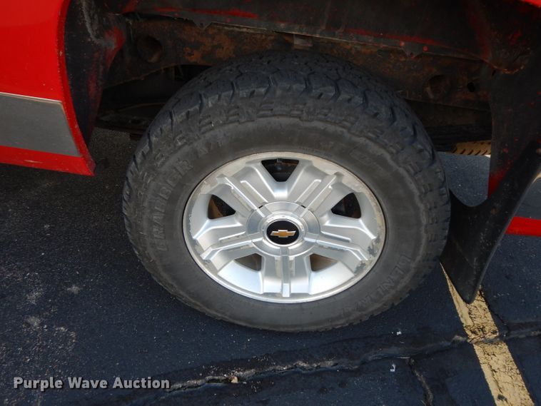 image for item DJ4335 2013 Chevrolet Silverado 1500  Crew Cab pickup truck