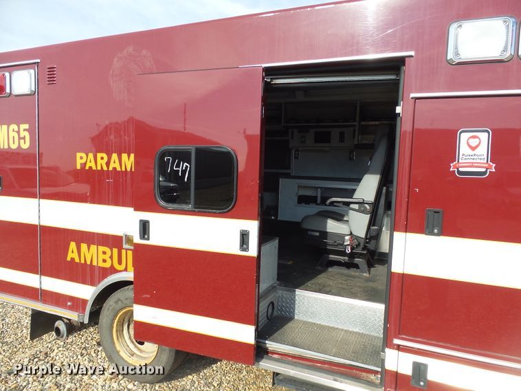 image for item DX9232 2010 Ford Econoline E450  ambulance