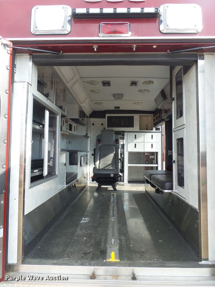 image for item DX9232 2010 Ford Econoline E450  ambulance