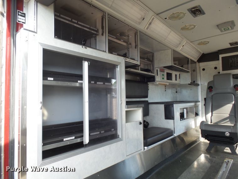 image for item DX9232 2010 Ford Econoline E450  ambulance