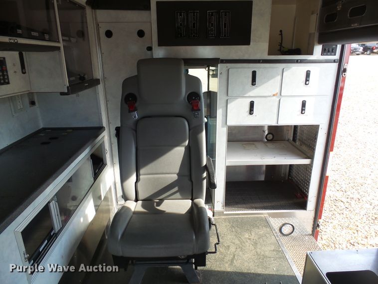 image for item DX9232 2010 Ford Econoline E450  ambulance