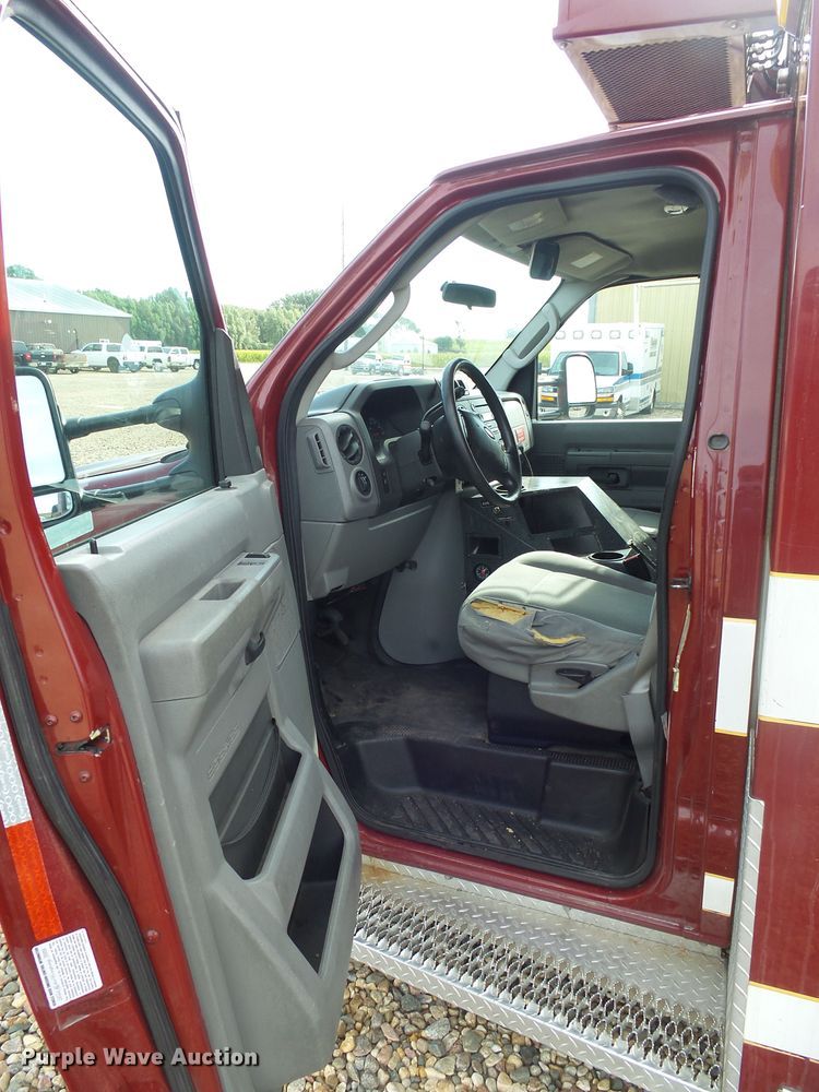 image for item DX9232 2010 Ford Econoline E450  ambulance