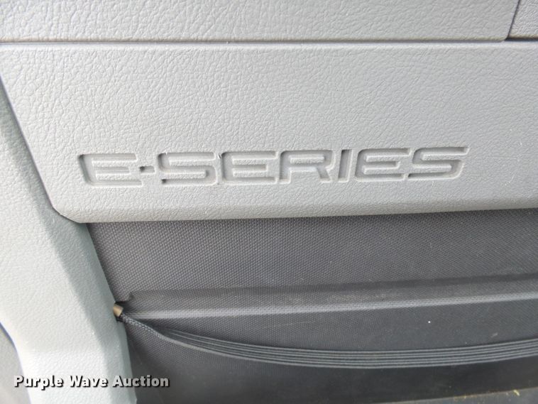 image for item DX9232 2010 Ford Econoline E450  ambulance