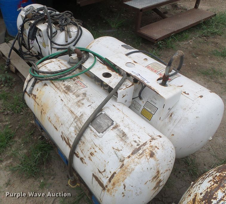 image for item EL9202 (3) Manchester propane tanks