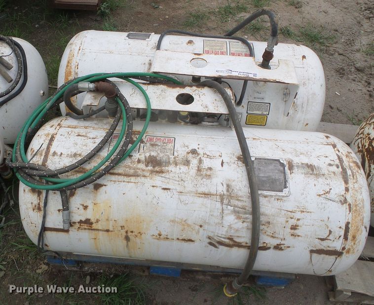image for item EL9202 (3) Manchester propane tanks
