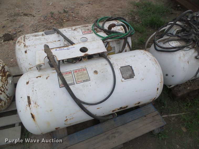 image for item EL9202 (3) Manchester propane tanks