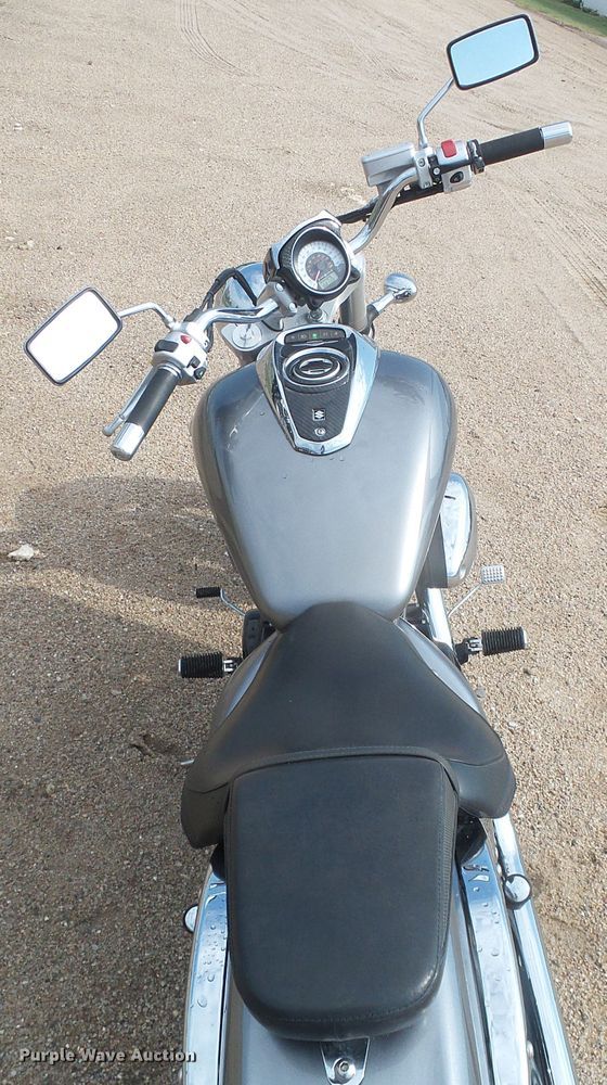 image for item EL9204 2007 Suzuki M50 motorcycle