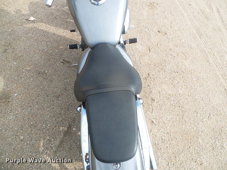 image for item EL9204 2007 Suzuki M50 motorcycle