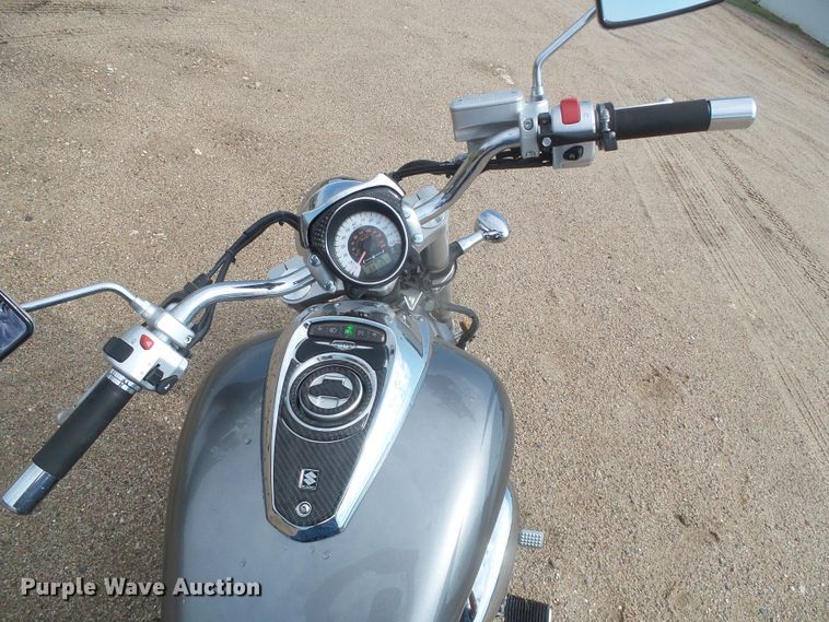 image for item EL9204 2007 Suzuki M50 motorcycle