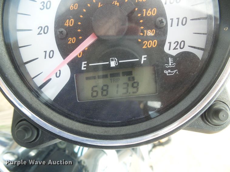 image for item EL9204 2007 Suzuki M50 motorcycle