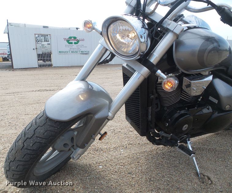 image for item EL9204 2007 Suzuki M50 motorcycle