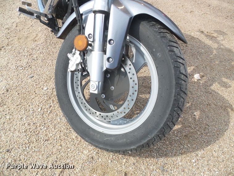 image for item EL9204 2007 Suzuki M50 motorcycle