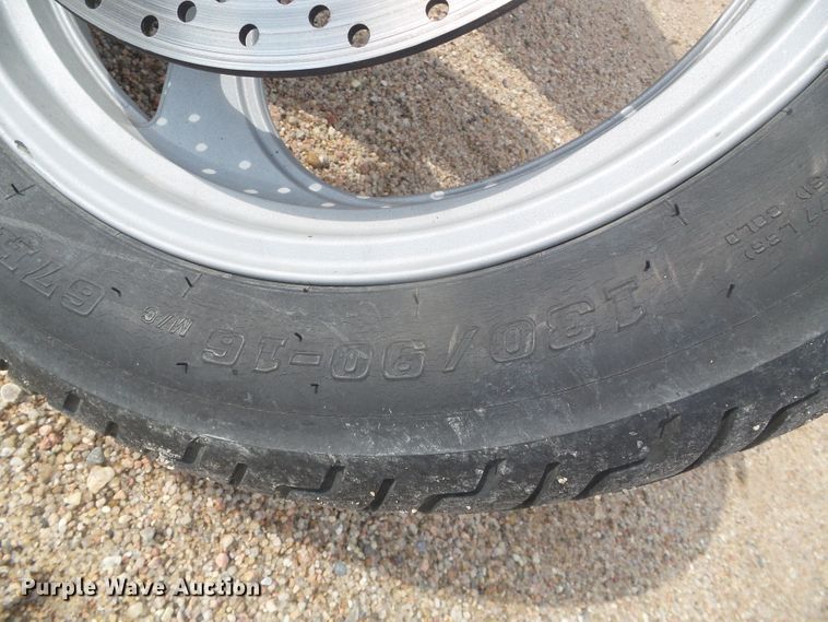 image for item EL9204 2007 Suzuki M50 motorcycle