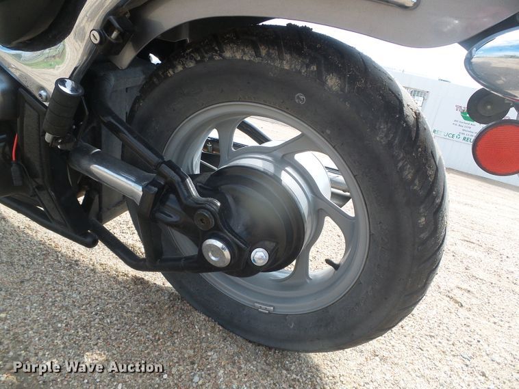 image for item EL9204 2007 Suzuki M50 motorcycle