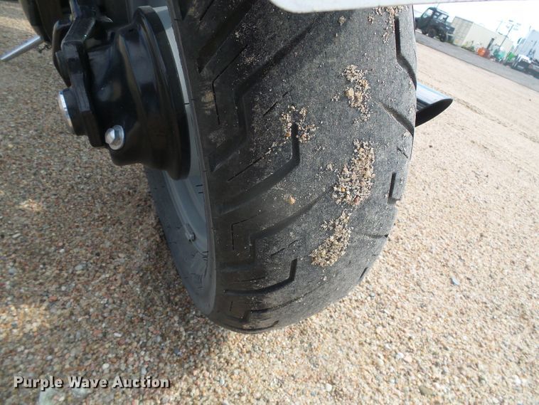 image for item EL9204 2007 Suzuki M50 motorcycle