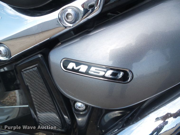 image for item EL9204 2007 Suzuki M50 motorcycle