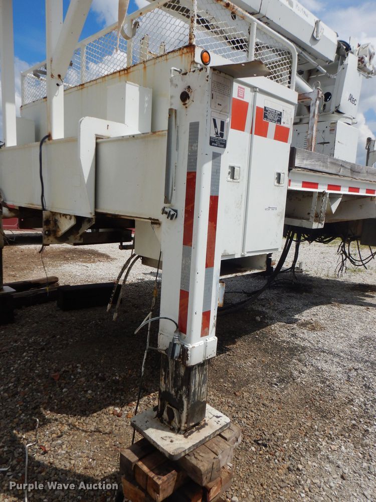 image for item FN9307 1996 Altec D4060 digger derrick bed