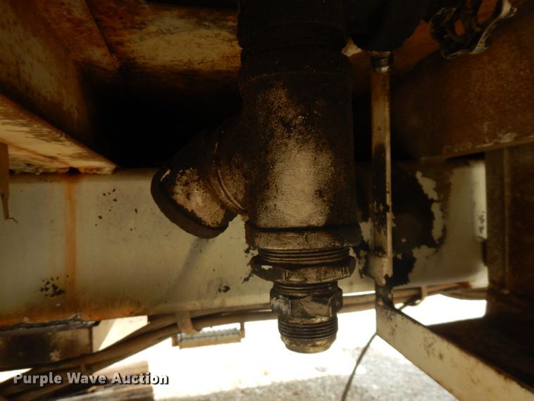 image for item FN9307 1996 Altec D4060 digger derrick bed