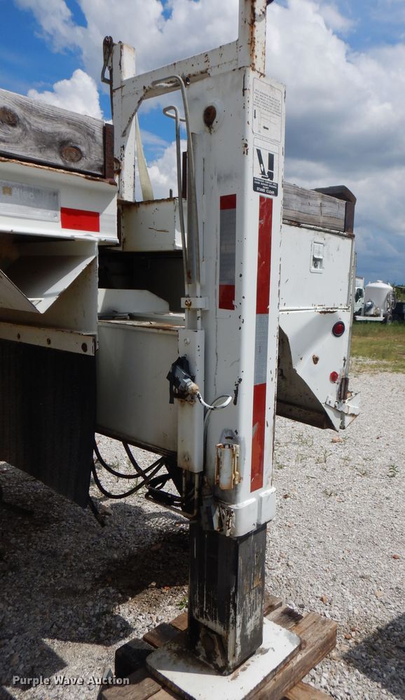 image for item FN9307 1996 Altec D4060 digger derrick bed