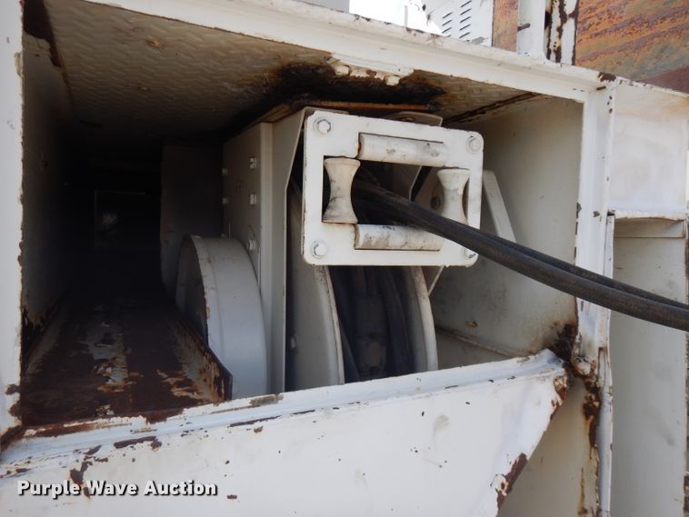 image for item FN9307 1996 Altec D4060 digger derrick bed