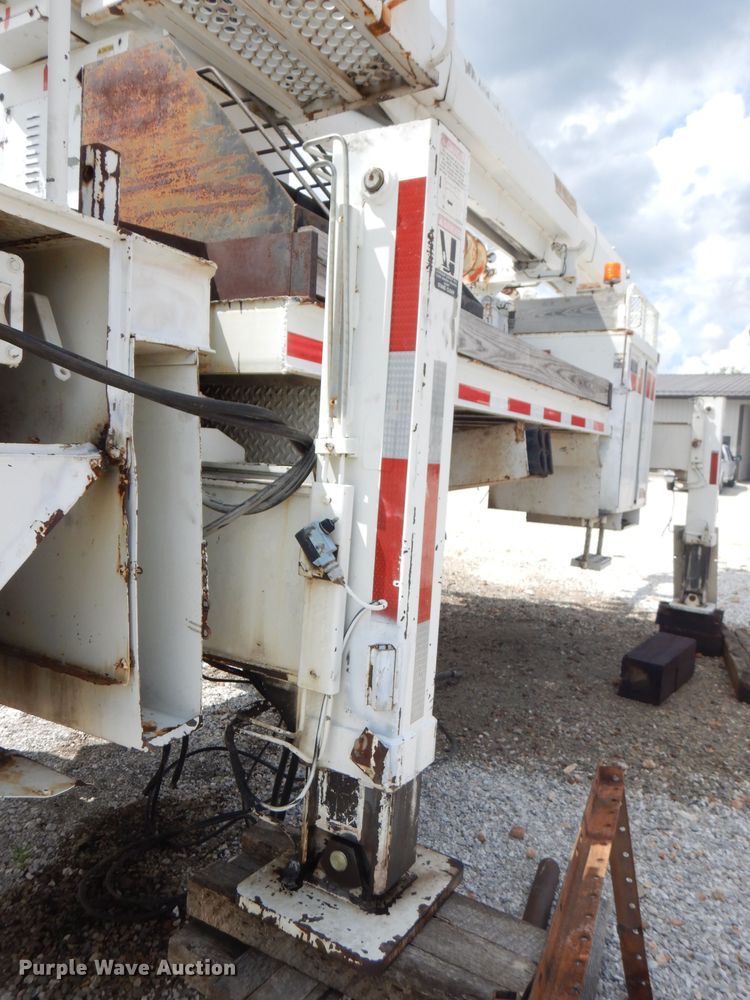 image for item FN9307 1996 Altec D4060 digger derrick bed