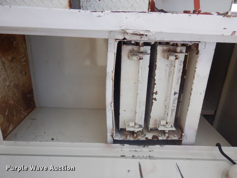 image for item FN9307 1996 Altec D4060 digger derrick bed