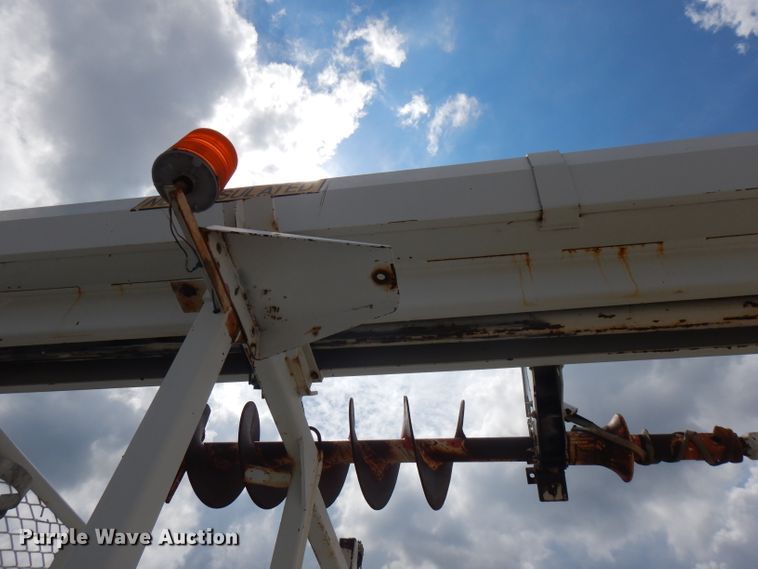 image for item FN9307 1996 Altec D4060 digger derrick bed