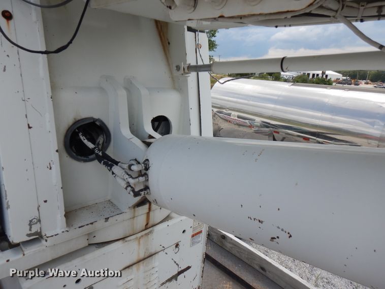 image for item FN9307 1996 Altec D4060 digger derrick bed