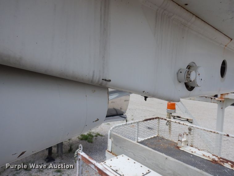 image for item FN9307 1996 Altec D4060 digger derrick bed